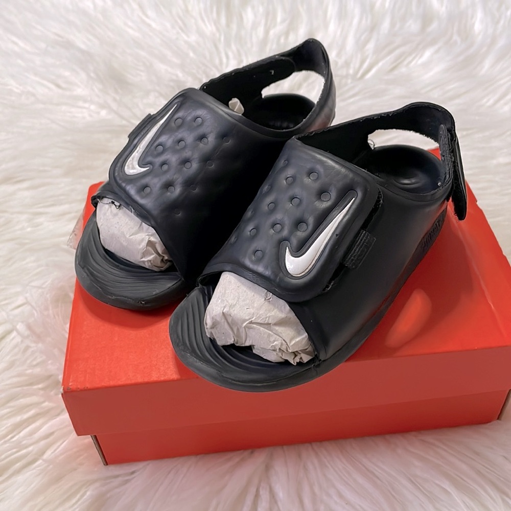 Black • Nike, sunray sandals 8 and 9